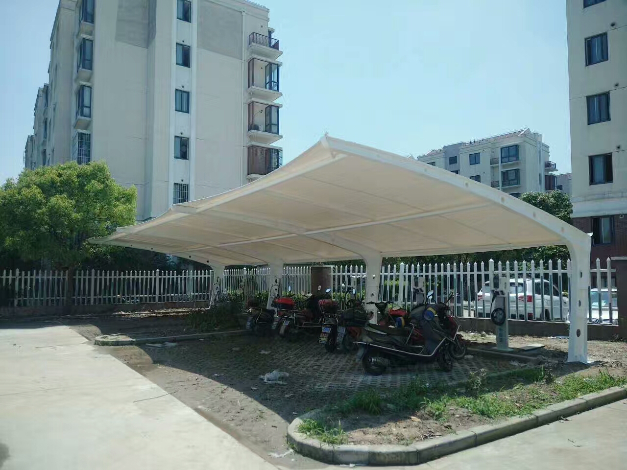 鋁合金膜結(jié)構(gòu)車棚