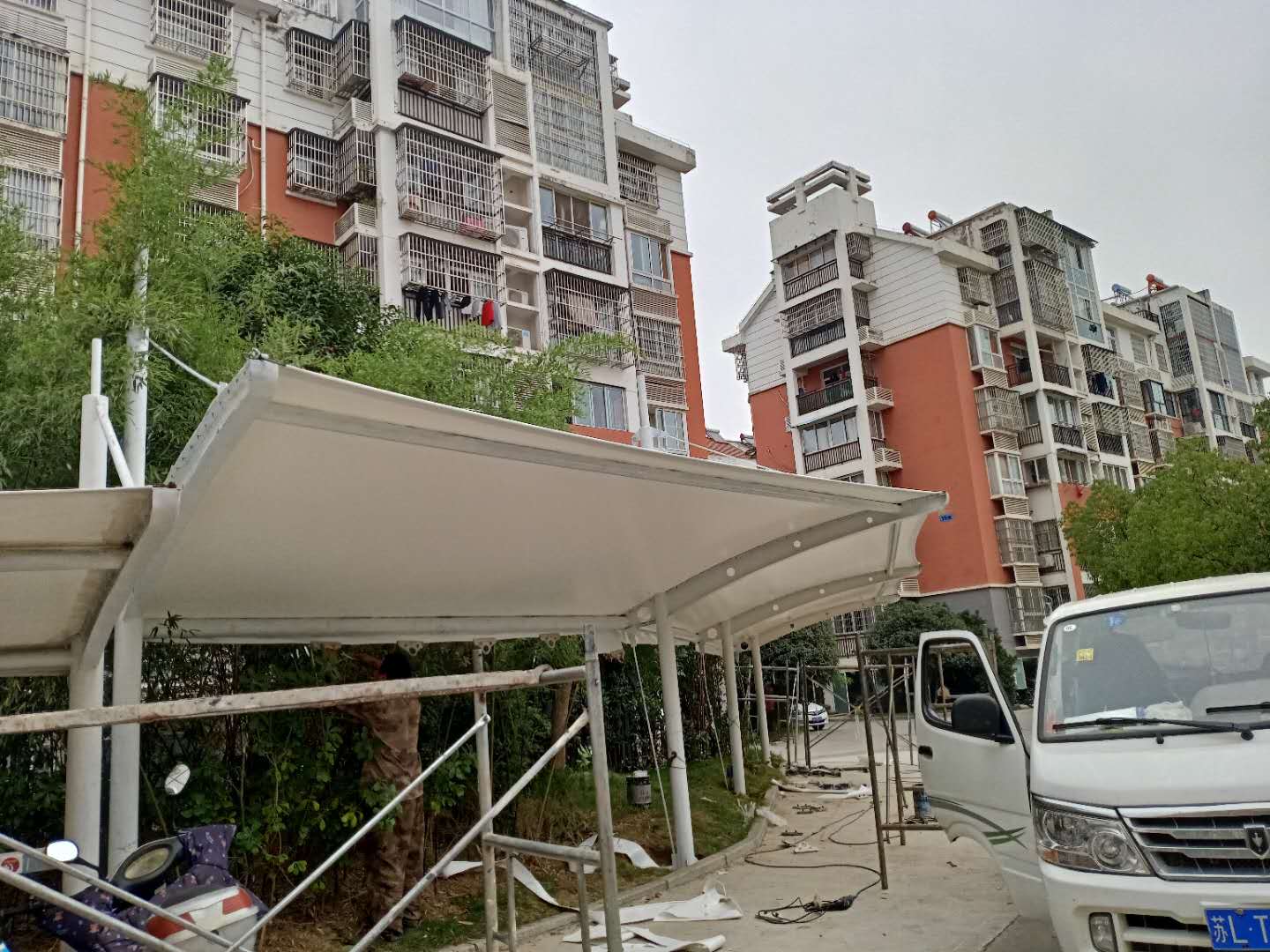 安徽海德思張拉膜結(jié)構(gòu)電動車棚 安徽海德思張拉膜結(jié)構(gòu)電動車棚