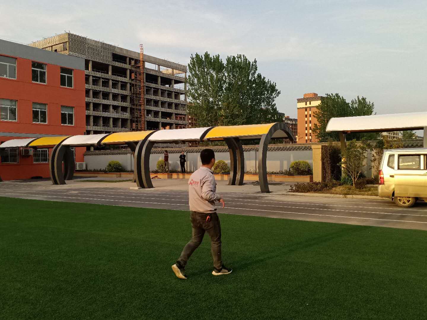 學(xué)校膜結(jié)構(gòu)走廊雨棚 學(xué)校膜結(jié)構(gòu)走廊雨棚